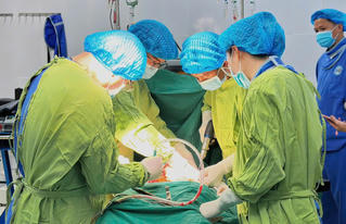 6 giờ giành lại sự sống cho nạn nhân tai nạn giao thông nguy kịch