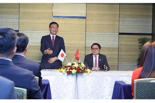 Phó Thủ tướng Lê Thành Long gặp mặt Cộng đồng người Việt Nam tại Kansai