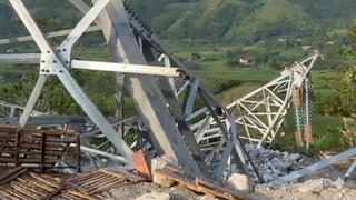 Lào Cai: Cột điện gãy khiến 1 người tử vong