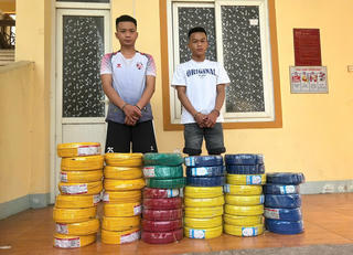 Trộm 44 cuộn dây điện ở công ty cũ, anh trai kéo em vào vòng lao lý