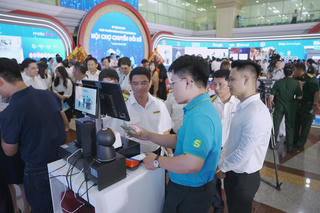 Hội chợ 'Chuyển đổi số ngành thuế' giới thiệu các giải pháp công nghệ tiên tiến