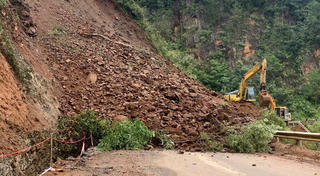 Khẩn trương khắc phục sạt lở trên quốc lộ 32, đoạn qua Lào Cai