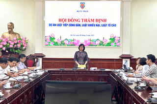 Hoàn thiện cơ chế phân cấp, phân quyền trong giải quyết tố cáo