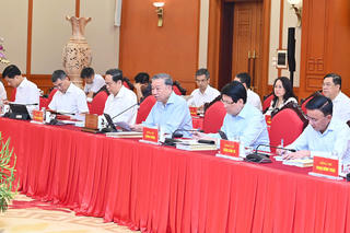 Bộ Chính trị làm việc với Ban Thường vụ Đảng ủy Chính phủ