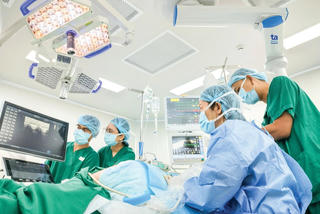 Bộ Chính trị ban hành Nghị quyết về giải pháp đột phá nâng cao sức khỏe nhân dân