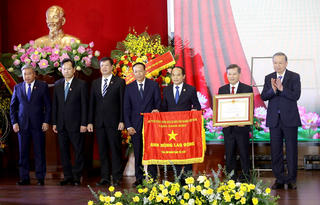 TAND tối cao đón nhận danh hiệu Anh hùng Lao động