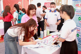 Hơn 12.000 cơ hội việc làm và tuyển sinh nghề tại “Ngày hội việc làm bền vững” năm 2025