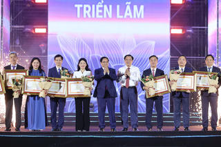 Bộ Xây dựng được tặng Bằng khen của Thủ tướng tại Triển lãm thành tựu đất nước