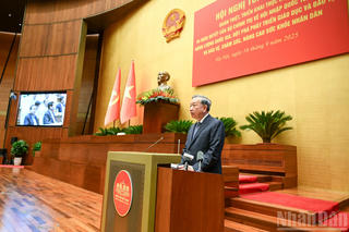 Làm cho tinh thần các Nghị quyết thấm vào mọi cấp, mọi ngành, mọi thành phần xã hội