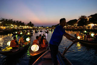 Việt Nam vượt Thái Lan thành điểm đến hàng đầu thu hút "thị trường tỷ dân"