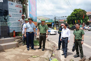 Chấn chỉnh lấn chiếm lòng, lề đường sau vụ tai nạn đặc biệt nghiêm trọng tại Quảng Trị