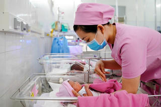 Hoàn thiện cơ sở pháp lý để giải “bài toán” mức sinh thấp 