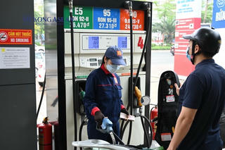 Giá xăng, dầu đồng loạt tăng từ 15h hôm nay