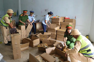 Nghệ An: Ngăn chặn hàng nghìn bánh trung thu không rõ nguồn gốc chuẩn bị tung ra thị trường 