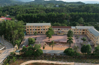 Công bố công bố tình huống khẩn cấp do nguy cơ sạt lở một trường tiểu học