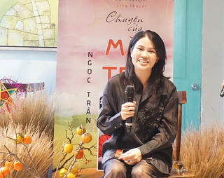 Điểm tin Showbiz 20/09: Nhà báo Ngọc Trần ra mắt tiểu thuyết "Chuyện của mặt trời"