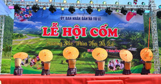 Lễ hội cốm "Hương sắc mùa thu Tú Lệ"