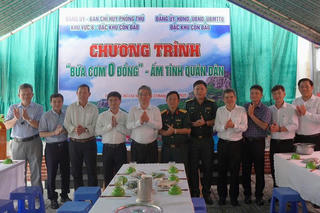  “Bữa cơm 0 đồng - ấm tình quân dân” tại đặc khu Côn Đảo