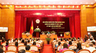 Thứ trưởng Bộ Tài chính Bùi Văn Khắng làm Chủ tịch UBND tỉnh Quảng Ninh