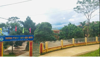  Công an vào cuộc điều tra nguyên nhân vụ sập cột trụ cổng trường học khiến hai anh em ruột tử vong