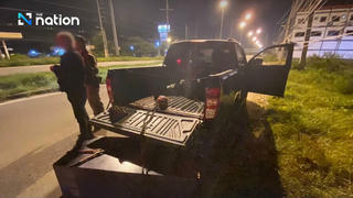 Người đàn ông ngoại quốc bị bắt vì kéo trộm cây ATM ở Thái Lan