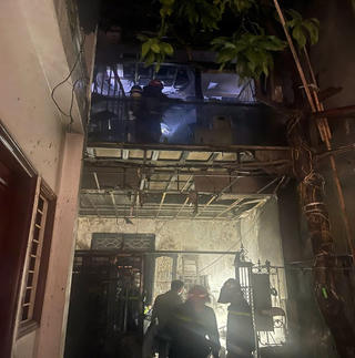 Hà Nội: Kịp thời khống chế, dập tắt đám cháy tại phường Tây Hồ