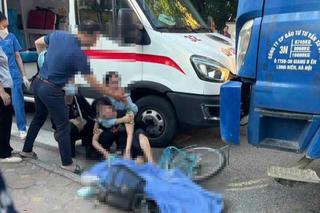 Nam sinh lớp 6 tử vong sau va chạm với ô tô tải trước cổng trường