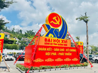 Quảng Ninh: Bắn pháo hoa chào mừng thành công Đại hội Đại biểu Đảng bộ tỉnh 