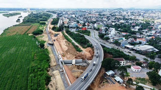 Dự án kè chống sạt lở bờ nam sông Trà Khúc 380 tỷ đồng tăng tốc về đích