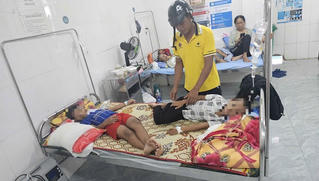 Nhiều học sinh nhập viện sau bữa sáng tại trường bán trú ở Quảng Trị