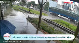 Bắc Ninh: Xe máy va chạm tàu hỏa, người phụ nữ bị thương nặng