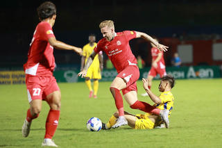 Công an TPHCM tạm dẫn đầu bảng xếp hạng.