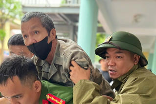 Hà Tĩnh gấp rút sơ tán người dân trước bão số 10 đổ bộ