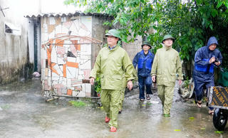 Nghệ An khẩn trương di dời dân, kêu gọi tàu thuyền vào bờ ứng phó bão số 10