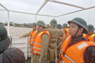 Quảng Trị khẩn trương tìm kiếm 9 thuyền viên mất tích