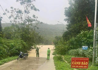 Phú Thọ: hơn 1.400 người sơ tán, nhiều tuyến đường sạt lở do mưa lớn