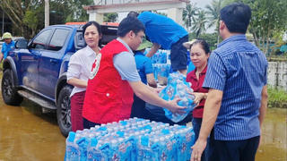 Hội Chữ thập đỏ Việt Nam cứu trợ khẩn cấp người dân vùng bão số 10