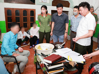 Bắt quả tang nhóm đối tượng sinh hoạt “hội thánh đức chúa trời mẹ” trái pháp luật ở Lai Châu