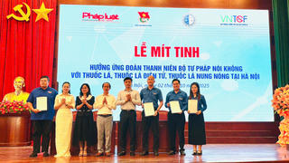 Tưng bừng Lễ mít tinh 'Đoàn Thanh niên Bộ Tư pháp nói không với thuốc lá, thuốc lá điện tử, thuốc lá nung nóng'