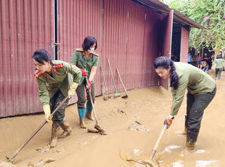 Cao Bằng vượt qua bão lũ: Tình người sưởi ấm lòng dân
