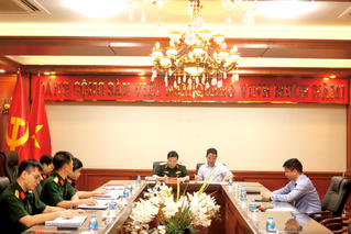 Báo Pháp luật Việt Nam phối hợp với Cục Pháp chế, Bộ Quốc phòng tuyên truyền, phổ biến chính sách pháp luật