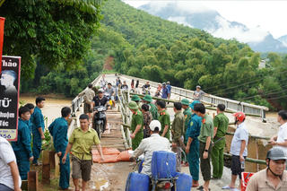 Thanh Hóa dựng cầu tạm thế cầu Sơn Thủy bảo đảm giao thông thông suốt