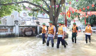 Bắc Ninh: Không để người dân vùng lũ Thổ Hà thiếu an toàn