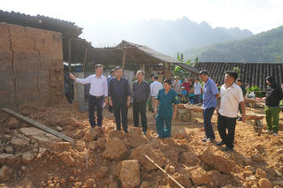 Lào Cai: Sập tường trong lúc tháo dỡ nhà, 2 người chết, 1 người bị thương