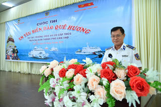 Bộ Tư lệnh Vùng Cảnh sát biển 4 tổ chức chương trình “Cảnh sát biển đồng hành với ngư dân” và cuộc thi “Em yêu biển, đảo quê hương”