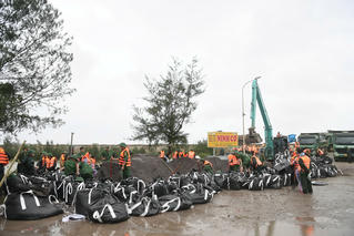 Bão số 11: Ninh Bình chủ động cho học sinh nghỉ học, người lao động nghỉ làm 



