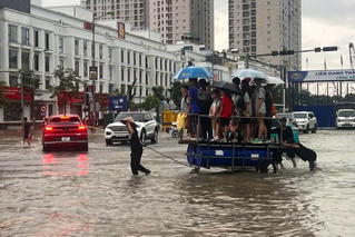 Sở Giáo dục Hà Nội yêu cầu các trường học chủ động ứng phó với mưa lớn do hoàn lưu bão số 11 - Matmo
