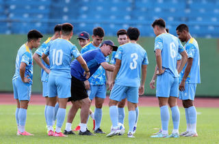 Ông Kim Sang Sik đặt mục tiêu chiến thắng trước Nepal