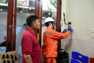 EVNHANOI triển khai thí điểm cung cấp dịch vụ sau công tơ