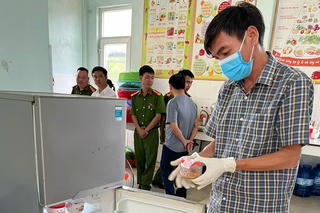 Đã có kết quả kiểm nghiệm mẫu thức ăn khiến 40 em học sinh ở Quảng Trị nhập viện